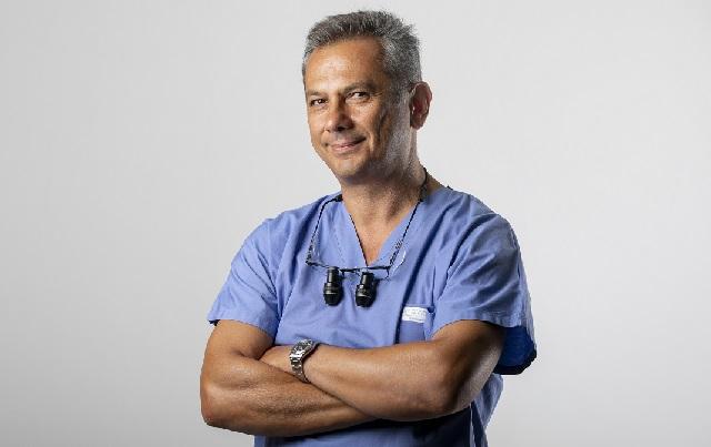 La delicatezza della Chirurgia della Mano – Di Nadia Clementi – Ne parliamo con lo specialista dott. Alberto Donadelli, che opera anche presso la clinica Villa Bianca di Trento