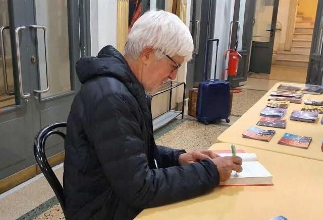 Le «lezioni» di Beppe Severgnini – Di Nadia Clementi – Grande successo al Teatro Sociale di Trento lo scorso 2 ottobre per lo spettacolo «Diario sentimentale di un giornalista»