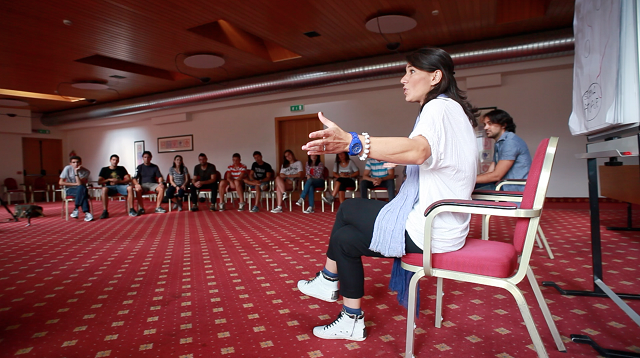 Come affrontare la balbuzie – Ne parliamo con la psicologa Chiara Comastri, ideatrice del metodo «Psicodizione» – Di Nadia Clementi