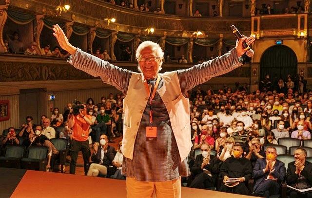 Yunus: «Insieme possiamo salvare il pianeta. Niente è impossibile»