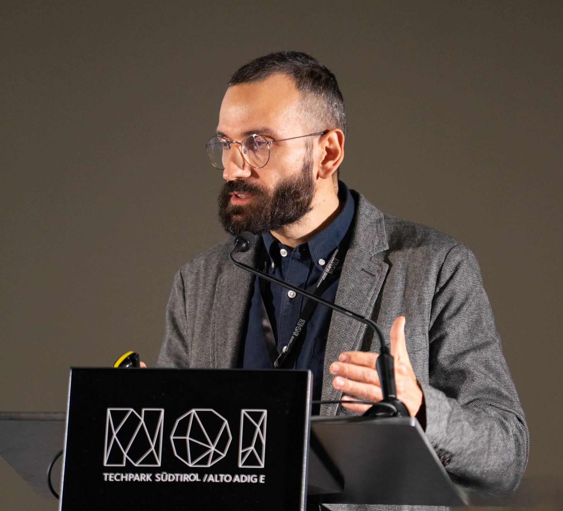 Tra particelle e algoritmi: conversazione con Giuseppe Aceto sull’etica dell’intelligenza artificiale