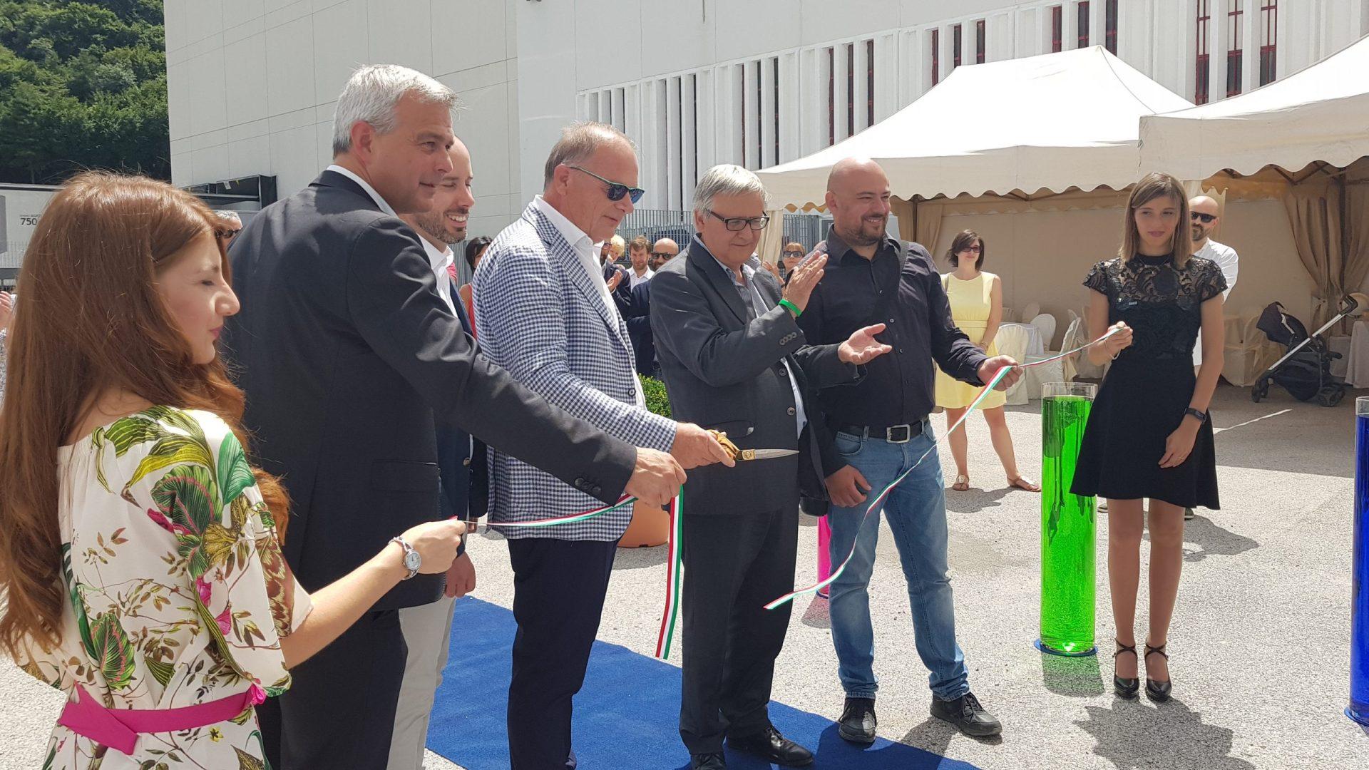 Inaugurata la prima filiale di È COSÌ, azienda romagnola specializzata nella produzione di detergenti e disinfettanti ad uso professionale.