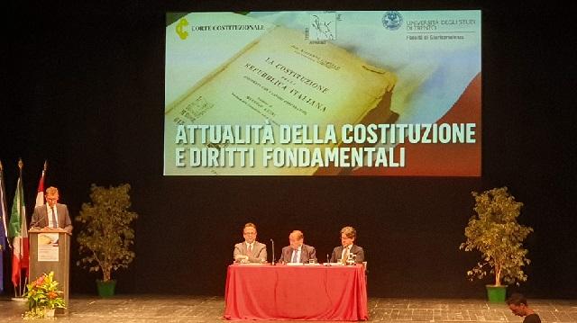 «La Costituzione è il breviario del cittadino da tenere sul comodino» – Trento, la Lectio Magistralis del Presidente della Corte Costituzionale Giorgio Lattanzi. Di Nadia Clementi