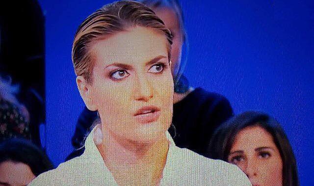 Siamo una società malata e violenta? – Di Nadia Clementi – Ne parliamo con la dottoressa Tonia Bardellino, autrice con Alessandro Meluzzi del libro «Società Fusa»