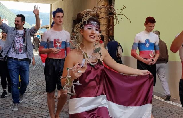 «Immagina l’uva e… vivi la festa» – Di Nadia Clementi – Parliamo della 60ª Festa dell’Uva a Verla di Giovo – Le foto dei carri e i premiati