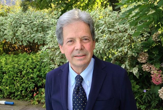 Un cardiologo prestato alla società – Di Nadia Clementi – Parliamo del dott. Carlo Stefenelli, primario del reparto di cardiologia della casa di cura Villa Bianca, uomo di cultura e personaggio pubblico