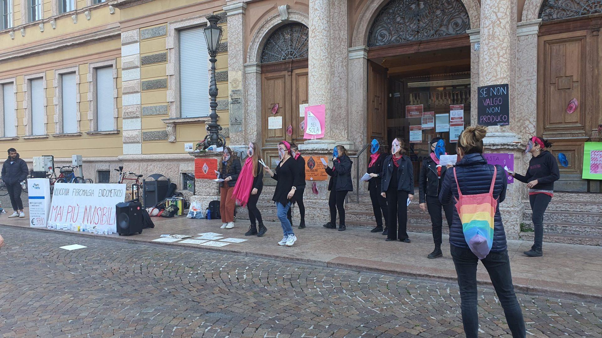 Un flash-mob per rendere visibile l’invisibile