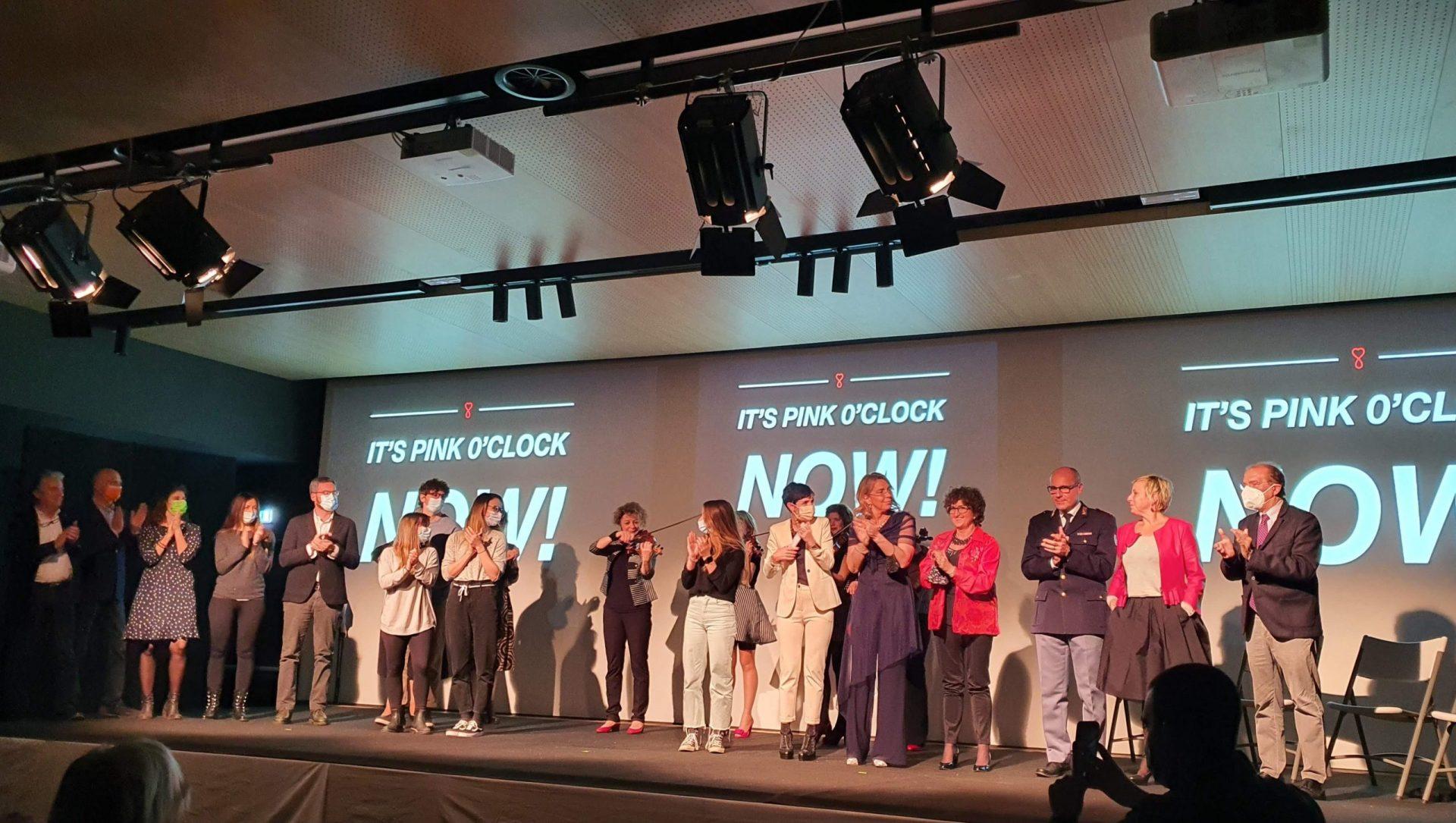«It’s Pink o’ Clock», è l’ora rosa