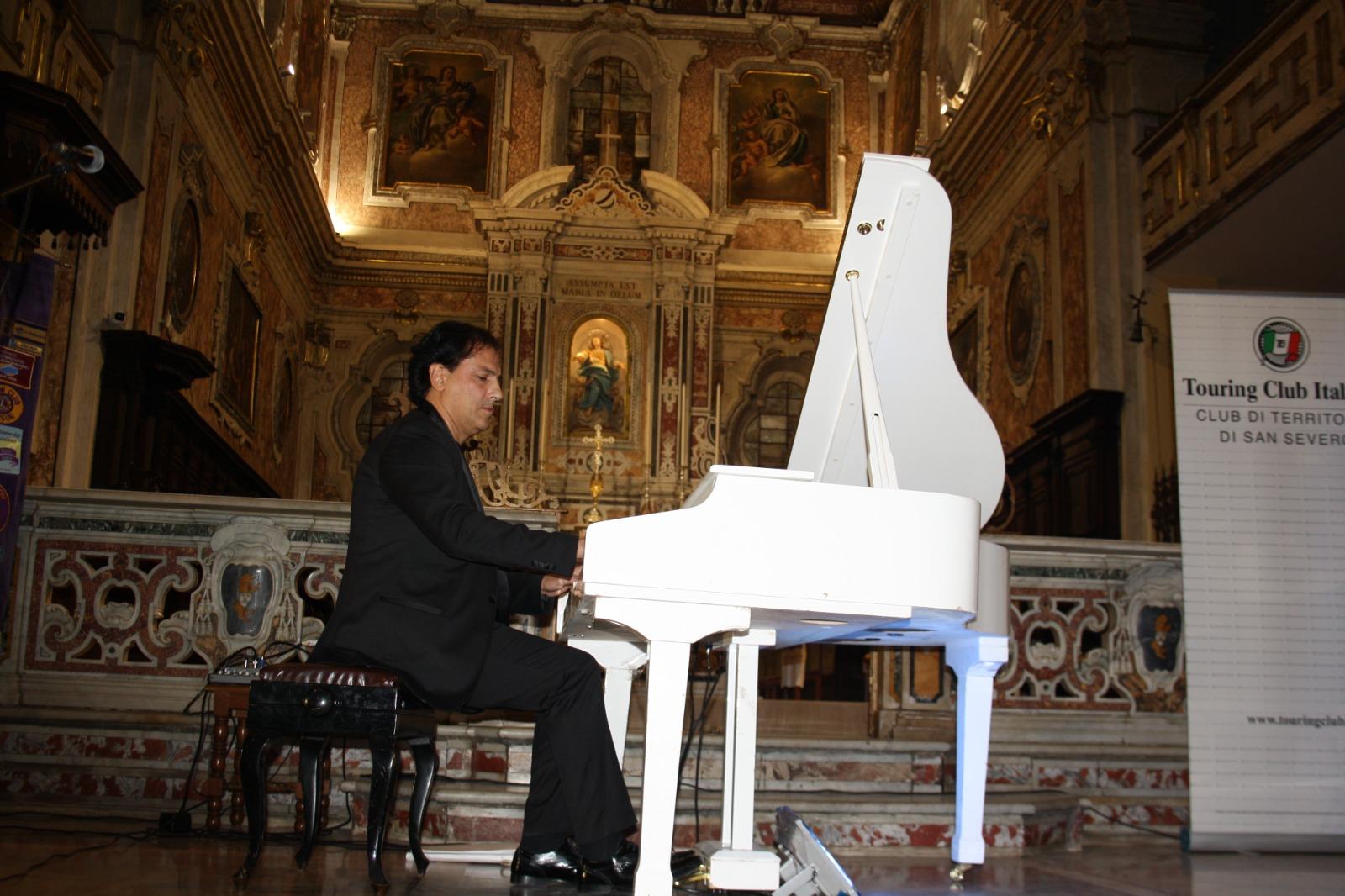 Il pianista Paolo Curatolo celebra Mozart
