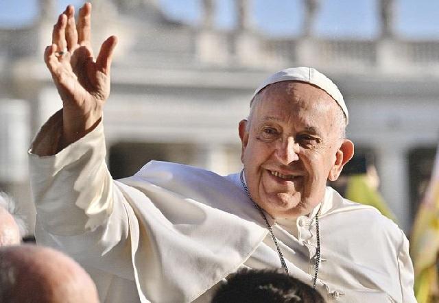 Il mondo saluta Francesco un Pontefice rivoluzionario.